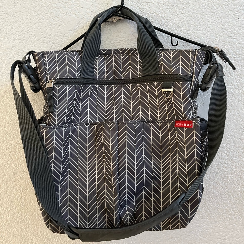 lightly used skip + hop diaper bag